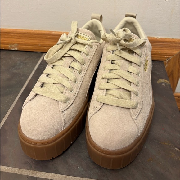 Puma Mayze Oatmeal Platform
Shoes Sneakers Suede Size 8
380784-06 - Picture 3 of 6